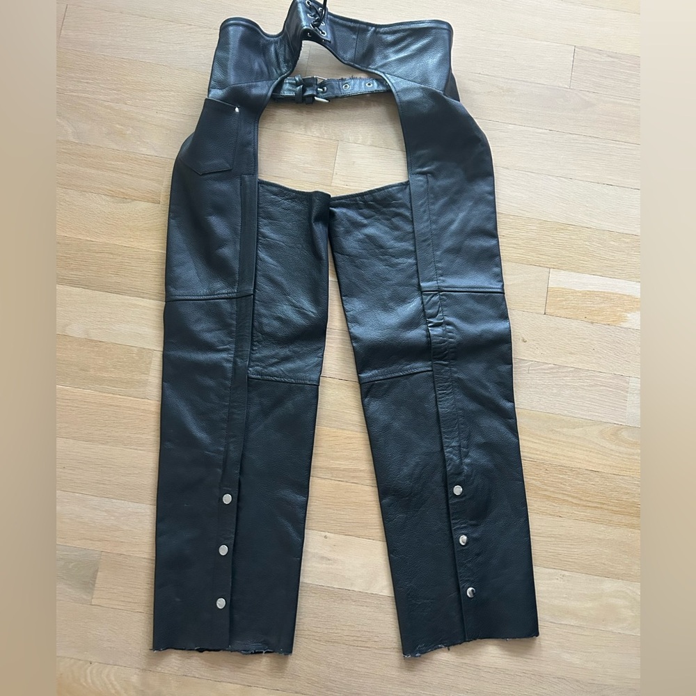 Rocky Mountain Hides Leather Mfg. Co. Genuine Buffalo L Biker Riding Chaps‎